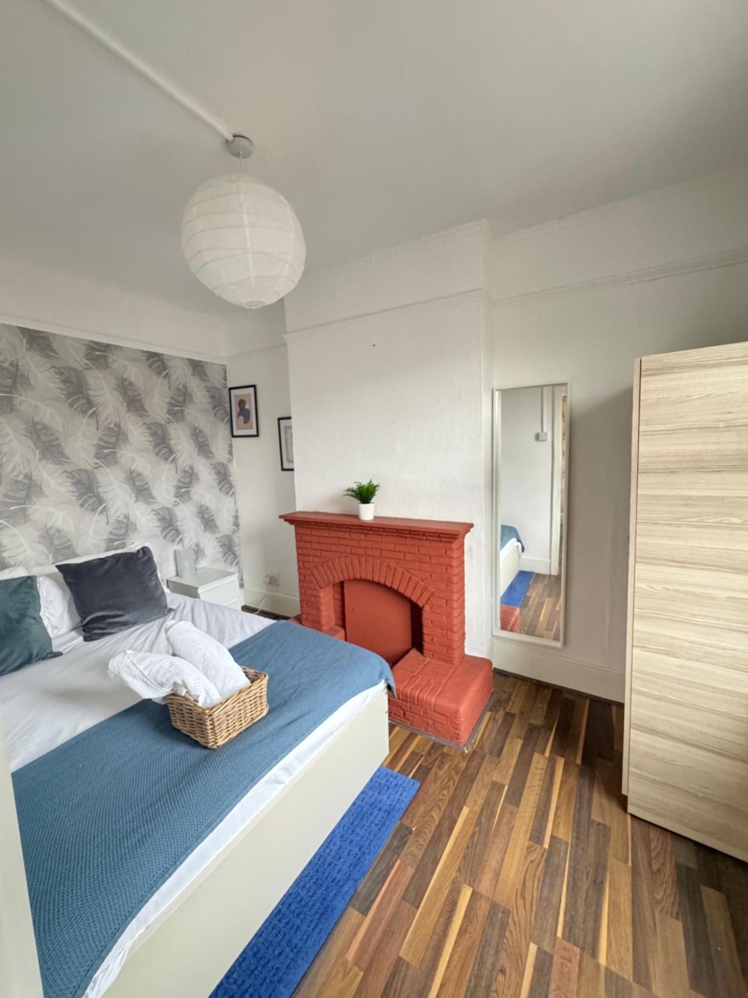 2 Bed Apt Sofa Bed Up To 6 Londyn Zewnętrze zdjęcie